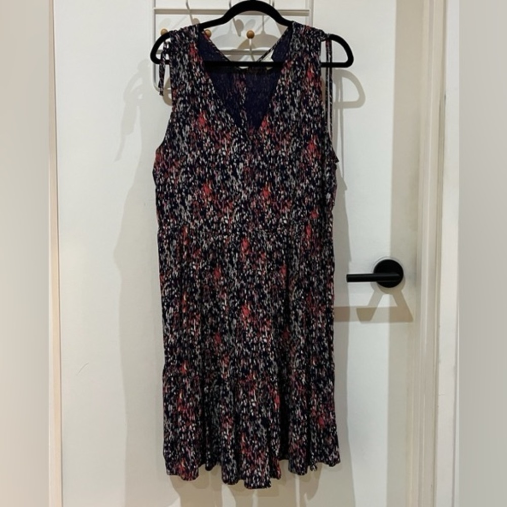 Black patterned dress​